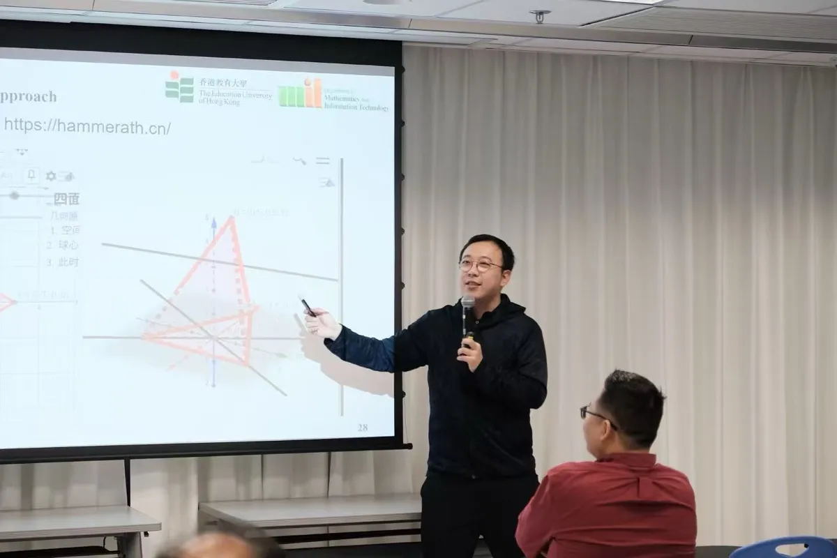 Ying Zhang leading a workshop at HKU