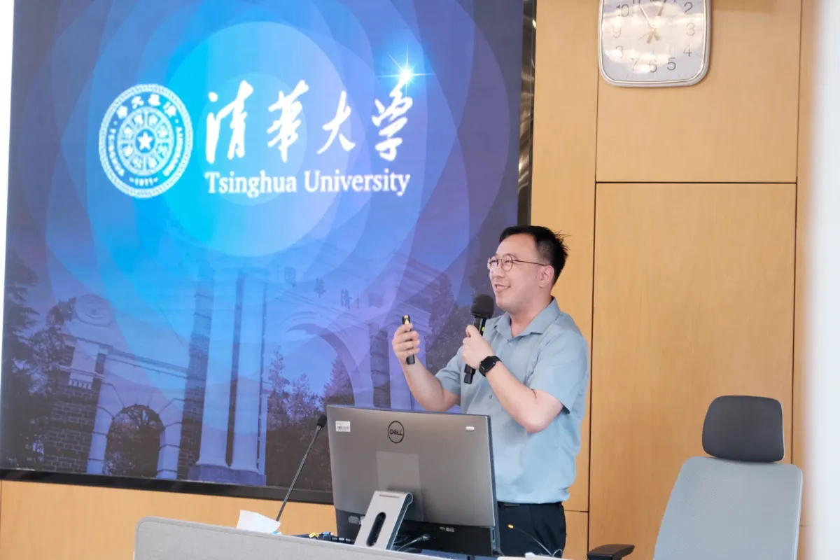 Ying Zhang visiting Tsinghua University